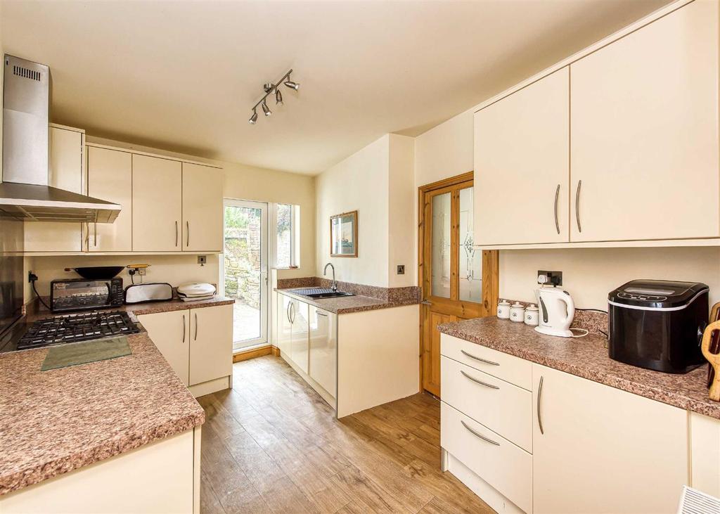 1 & 2 Oldbury Vale, Oldbury Wells, Bridgnorth 4 bed detached house £