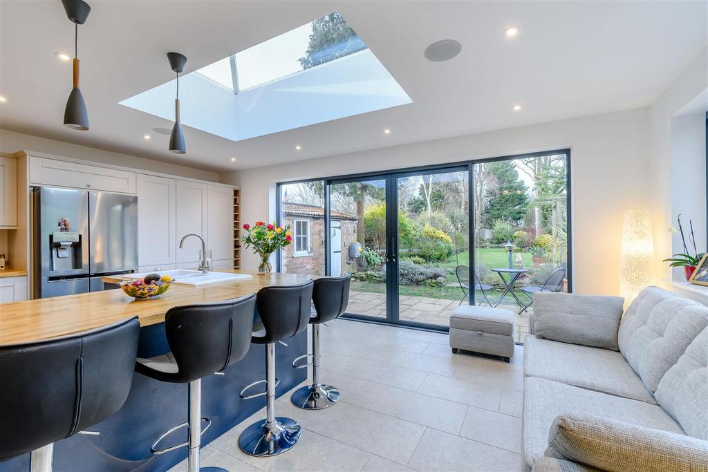 Raunds Road, Stanwick... 4 bed detached house £750,000