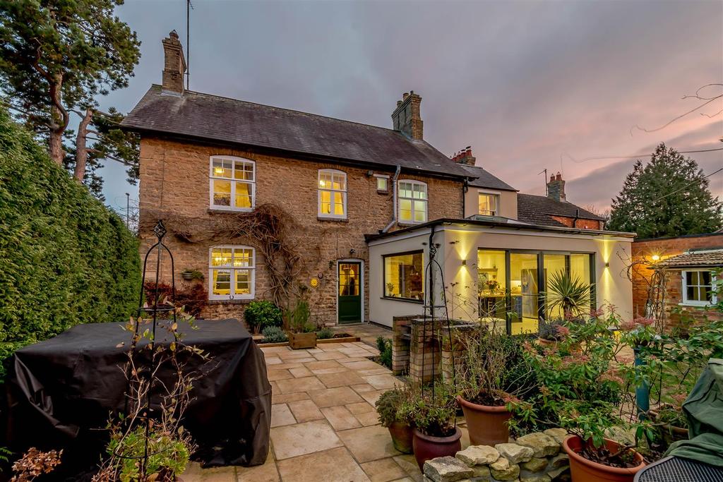 Raunds Road, Stanwick... 4 bed detached house £750,000