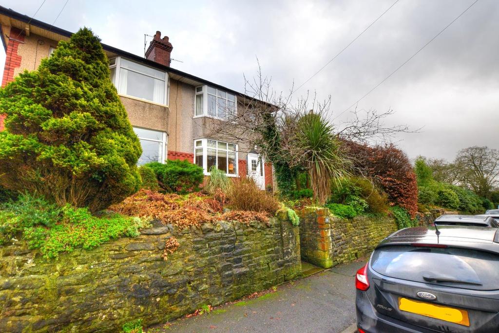 Barnoldswick Road, Barrowford 3 bed semidetached house £950 pcm (£
