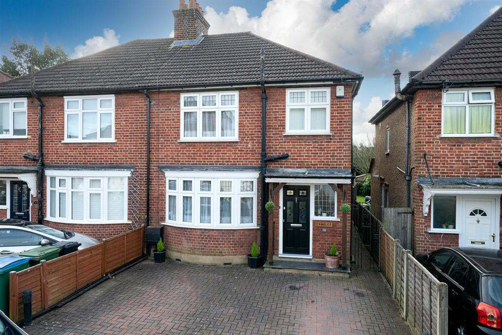 King Avenue, Watford 3 bed semidetached house £615,000