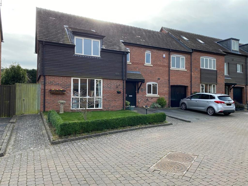 Millers Croft, Malvern 4 bed end of terrace house £450,000