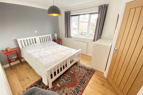18 Beech Grove, Wilmslow, SK9 5EU