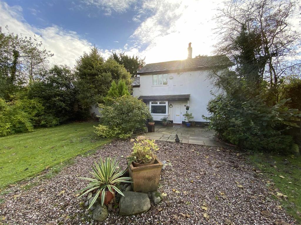 Moss Lane, Styal 4 bed cottage - £795,000