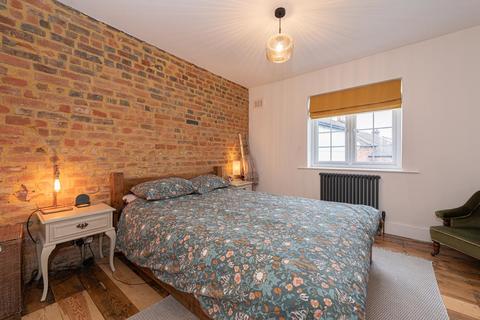 44 Adelphi Road, Epsom, KT17 1JB