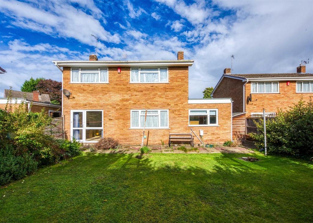 Woodcote Road, Tettenhall, Wolverhampton 3 bed detached house £359,950