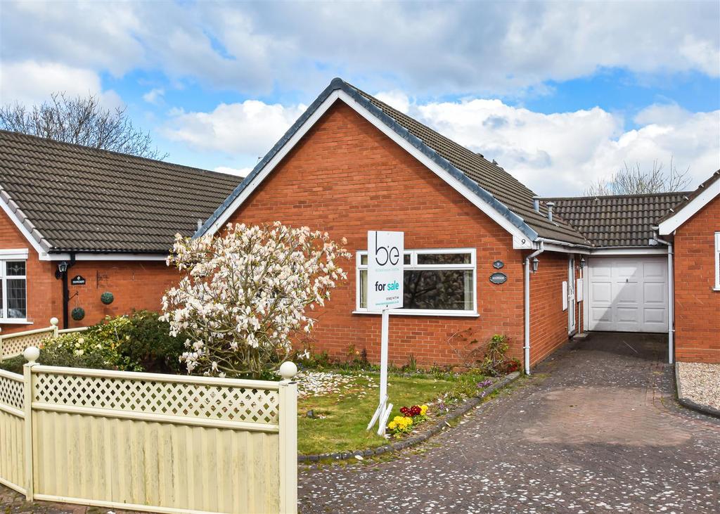 9 Hyperion Drive, Penn, Wolverhampton 2 bed semidetached bungalow £