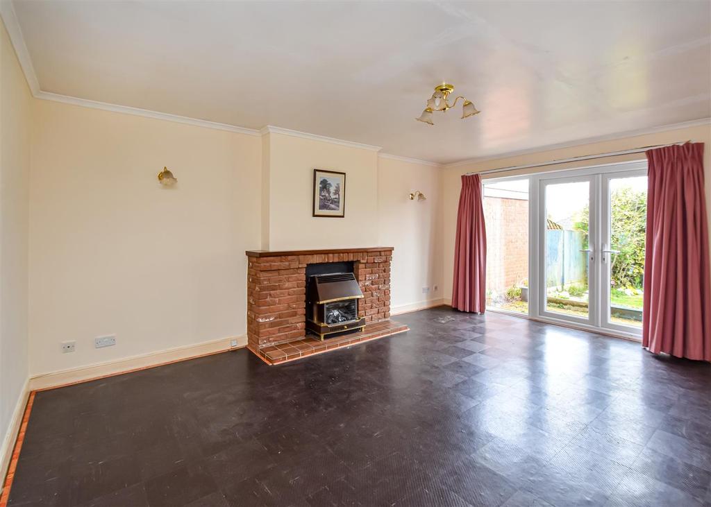 9 Hyperion Drive, Penn, Wolverhampton 2 bed semidetached bungalow £