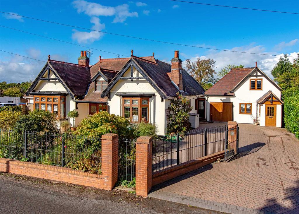 Kiddemore Green Road, Brewood, Stafford 6 bed detached house £775,000