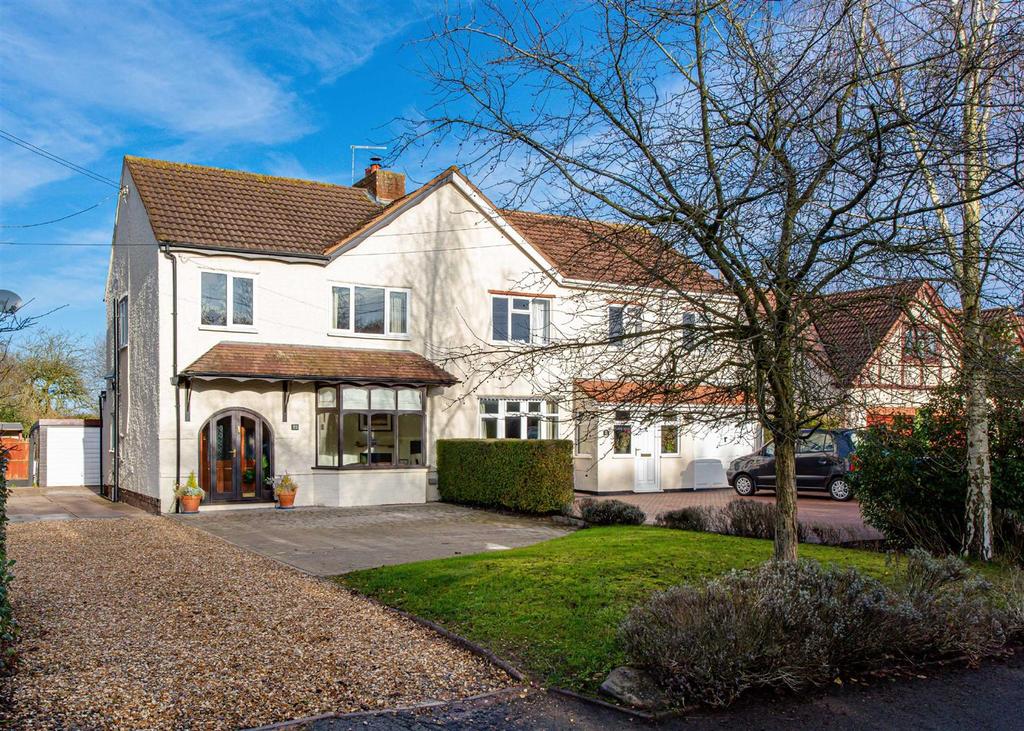 Kiddemore Green Road, Brewood, Stafford 3 bed semidetached house £