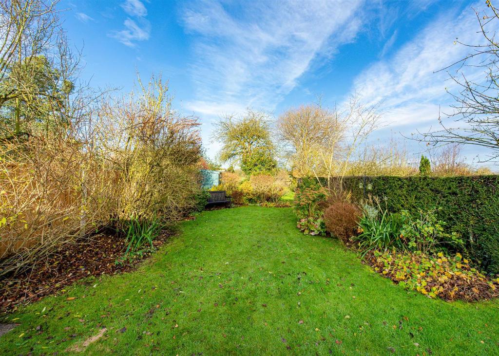 Kiddemore Green Road, Brewood, Stafford 3 bed semidetached house £