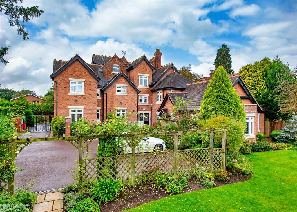 18f Southgate, Stockwell Road, Tettenhall, Wolverhampton 2 bed