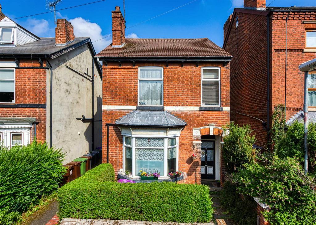 12 St Judes Road, Wolverhampton 4 bed detached house £194,950