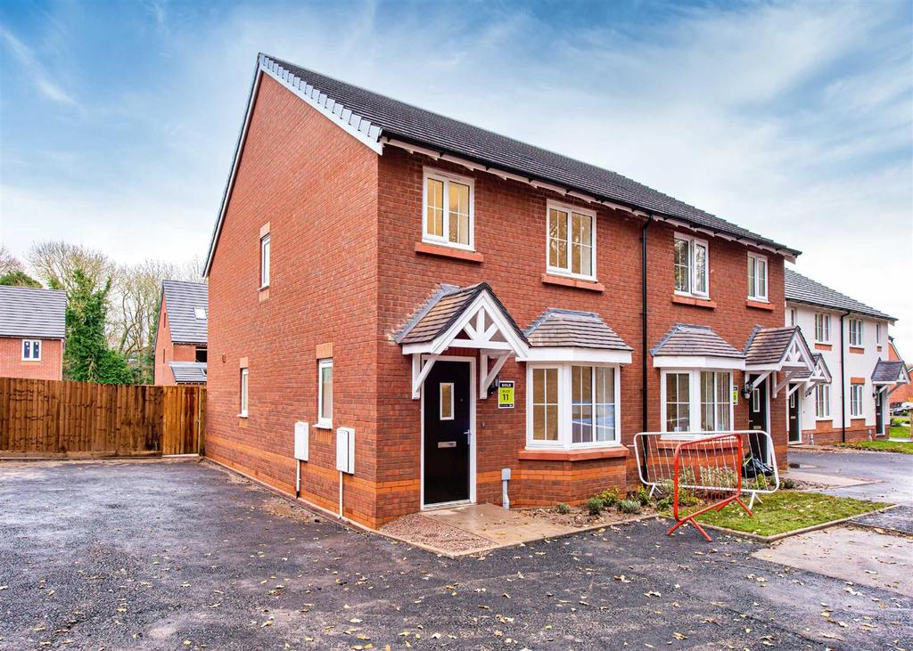 Wootton Drive, Wombourne, Wolverhampton 3 bed semidetached house £167,400