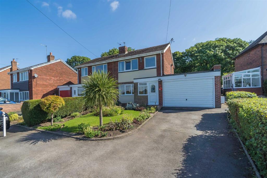 Cannock Road, Westcroft, Wolverhampton 3 bed semidetached house £277,500