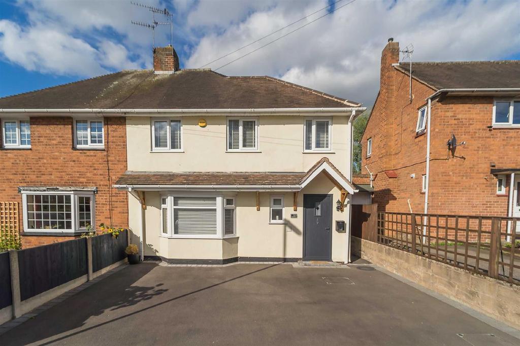 Moatbrook Avenue, Codsall, Wolverhampton 3 bed semidetached house £