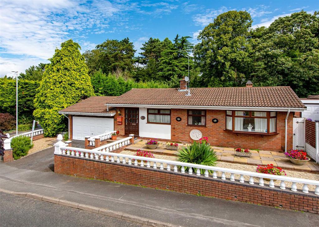 Mayfair Gardens, Compton, Wolverhampton 2 bed detached bungalow £342,950