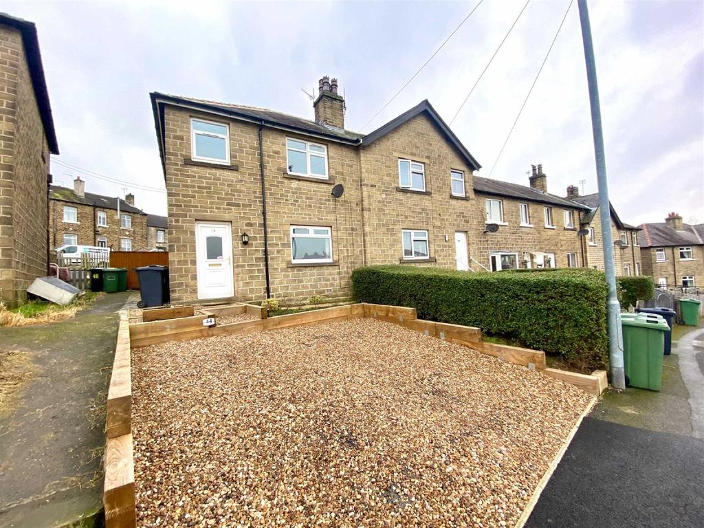 Waterloo Rise, Waterloo, Huddersfield 3 bed end of terrace house £150,000
