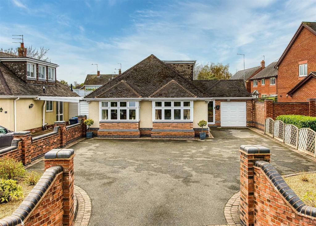 Sandy Lane, Codsall, Wolverhampton 3 bed detached bungalow £539,950