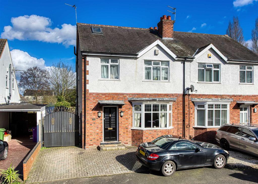 Birches Barn Avenue, Bradmore, Wolverhampton 4 bed semidetached house