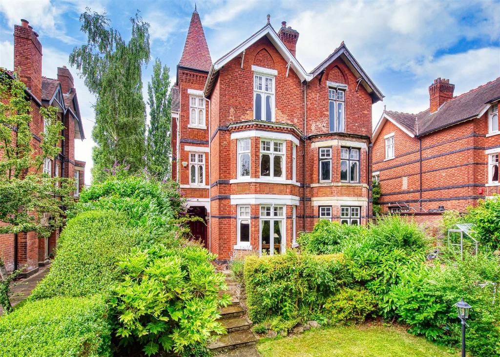 Parkdale West, Wolverhampton 6 bed semidetached house £495,000