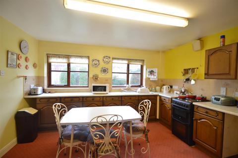 2, Brooklands Brookside, Pontesbury, Shrewsbury, SY5 0QF