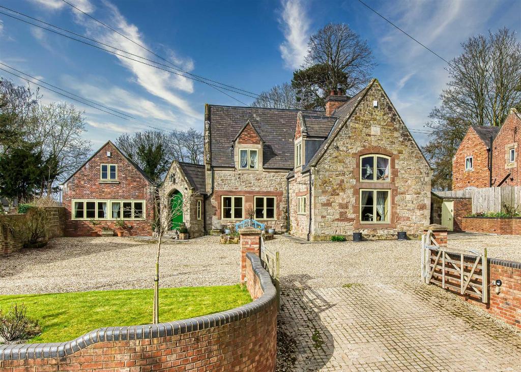Tong, Shifnal 5 bed detached house £895,000
