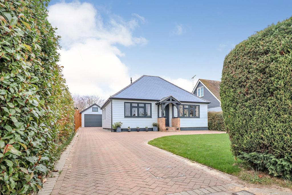 Church Road, Boreham 3 bed detached bungalow £750,000