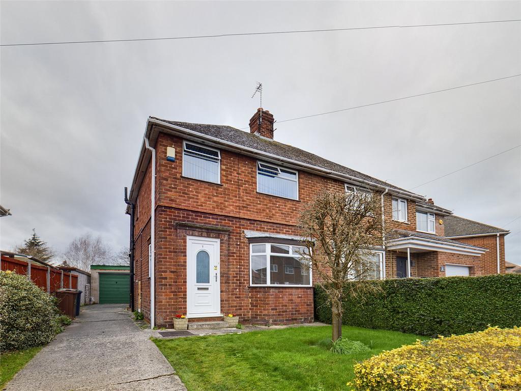 Springwell Gardens, Churchdown... 3 bed semidetached house £280,000