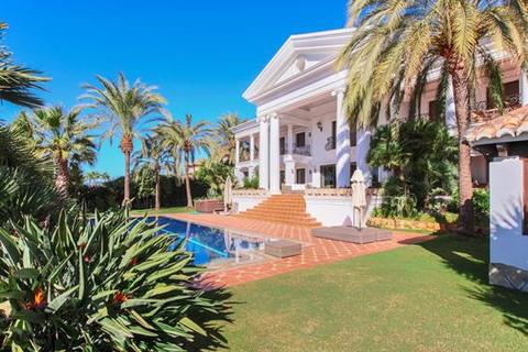 5 bedroom villa - Sierra Blanca, Marbella, Malaga
