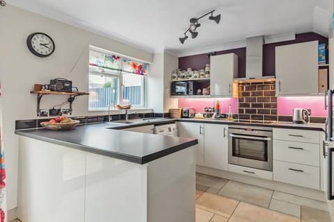 13 Conygar Road, Tetbury, GL8 8YS