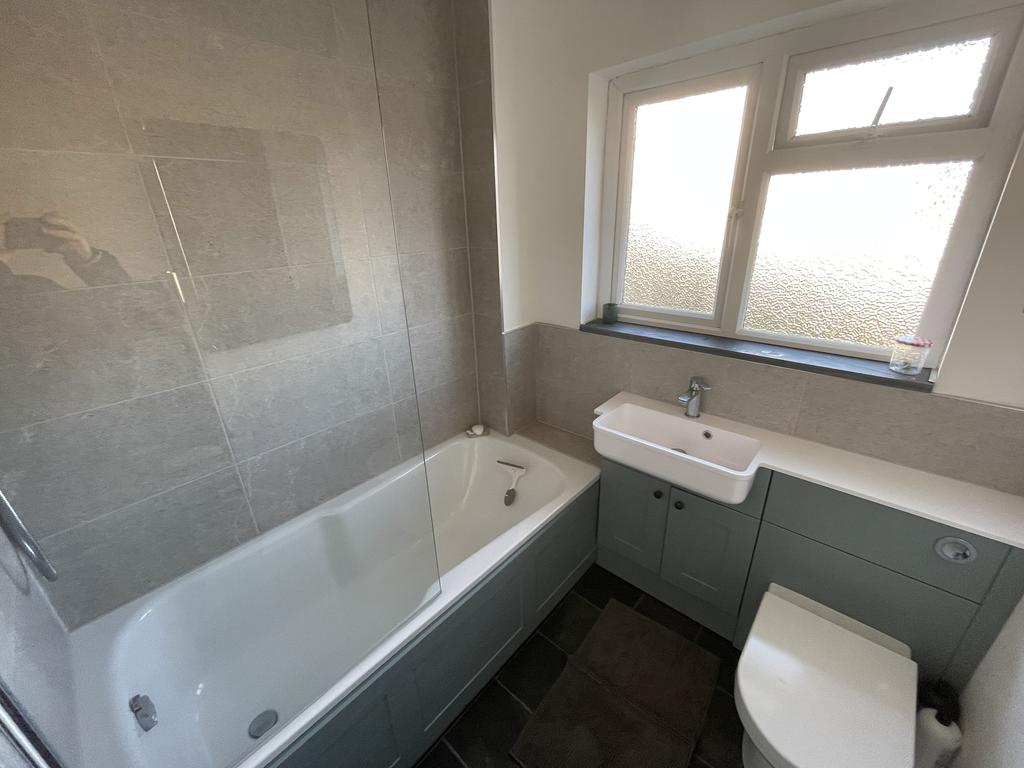 Palace Meadow, Chudleigh 3 bed semidetached house £1,100 pcm (£254 pw)
