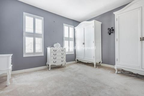 63 White Horse Hill, Chislehurst, BR7 6DQ