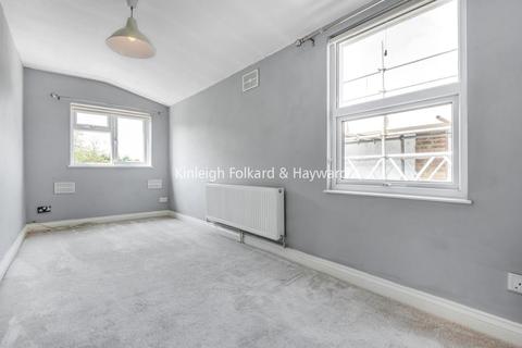 63 White Horse Hill, Chislehurst, BR7 6DQ