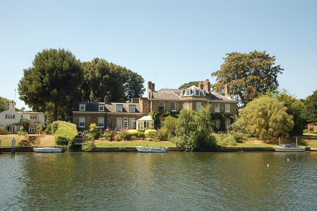 The Grove, viewed from mainstream River Thames
