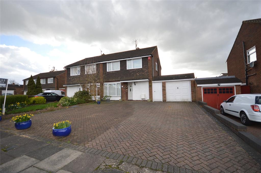 Stanmore Crescent, Luton, Bedfordshire, LU3 3 bed semidetached house