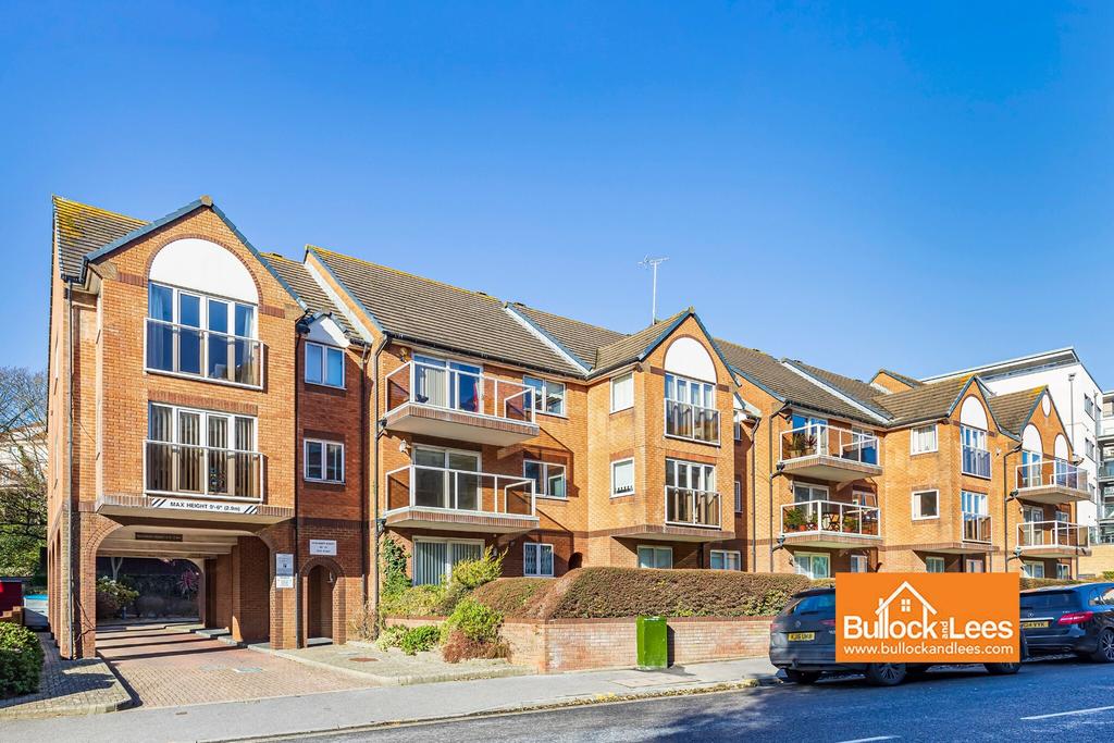 Sea Road, Spa 2 bed flat £250,000