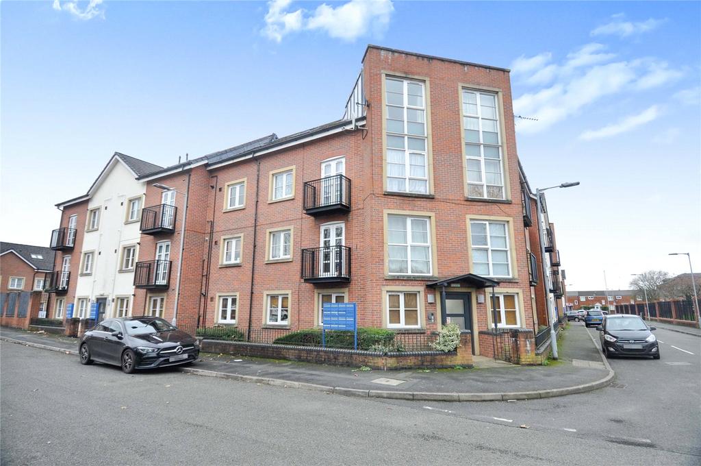 Wilcock Street, Hulme, Manchester, M16 2 bed apartment - £135,000