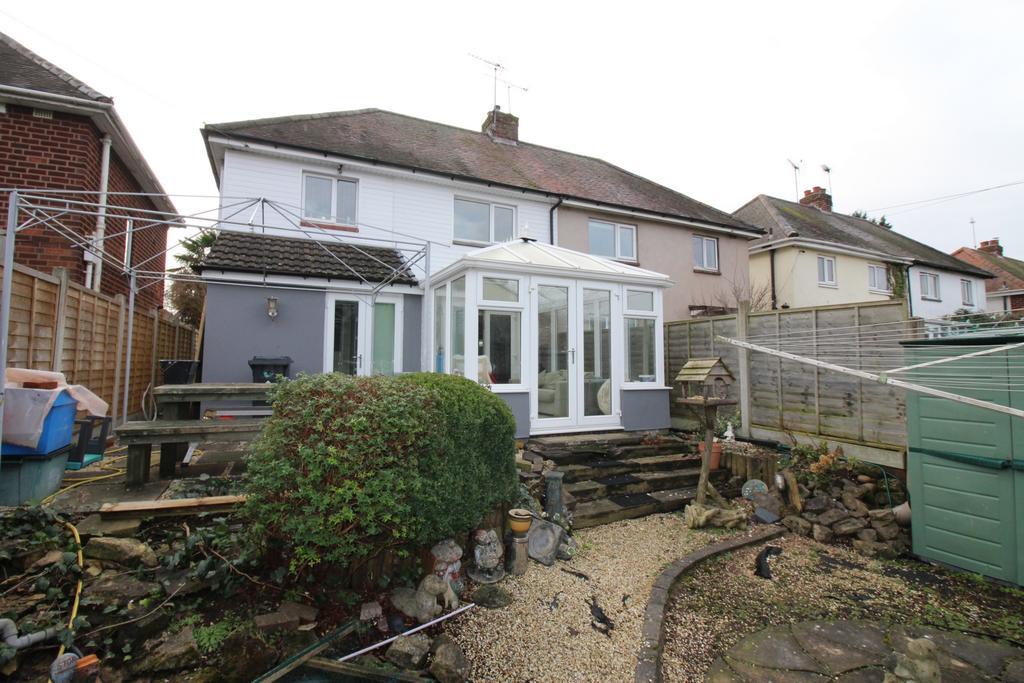Wolverhampton Road, Kidderminster, DY10 3 bed semidetached house £