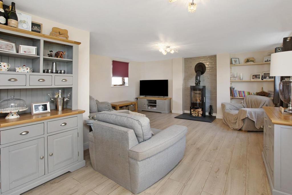 Richards Close, Dawlish, EX7 4 bed end of terrace house £315,000