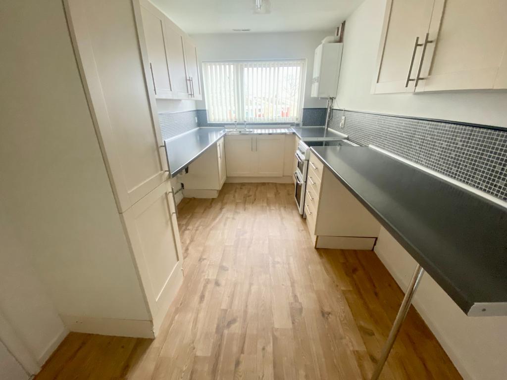 Sedley Close, Gillingham 2 bed flat £850 pcm (£196 pw)