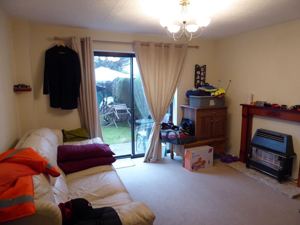 Parklands, Banbury 2 bed terraced house £225,000