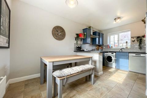 16 Campion Way, Witney, OX28 1ES