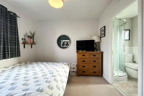 16 Campion Way, Witney, OX28 1ES
