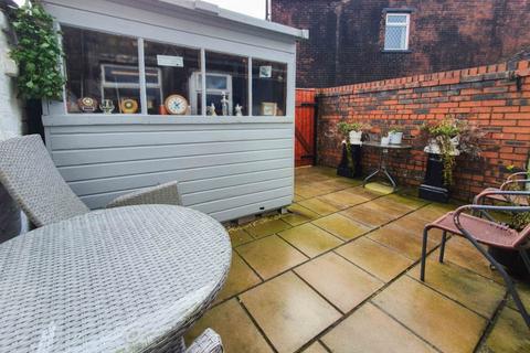 2 Turf Pit Lane, Oldham, OL4 2NE