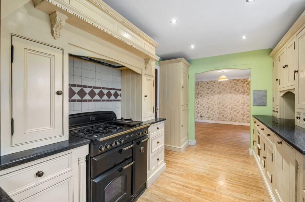 King Street, Kempston, Bedford 4 bed detached house £450,000