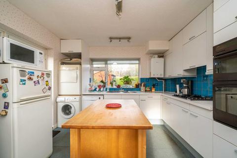12 Bartel Close, Hemel Hempstead, HP3 8LX