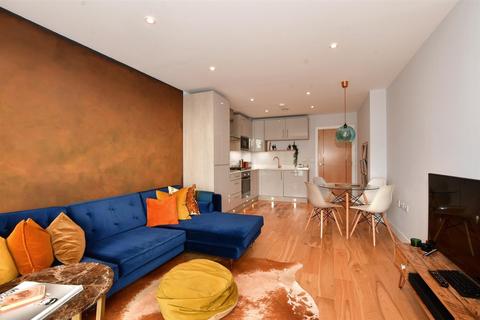 2 bedroom apartment for sale - Cavalier Close, Wallington, Surrey