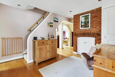 1, Yew Tree Cottage Portsmouth Road, Esher, KT10 9AL