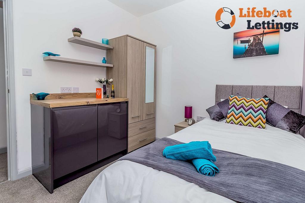Bedroom 1a